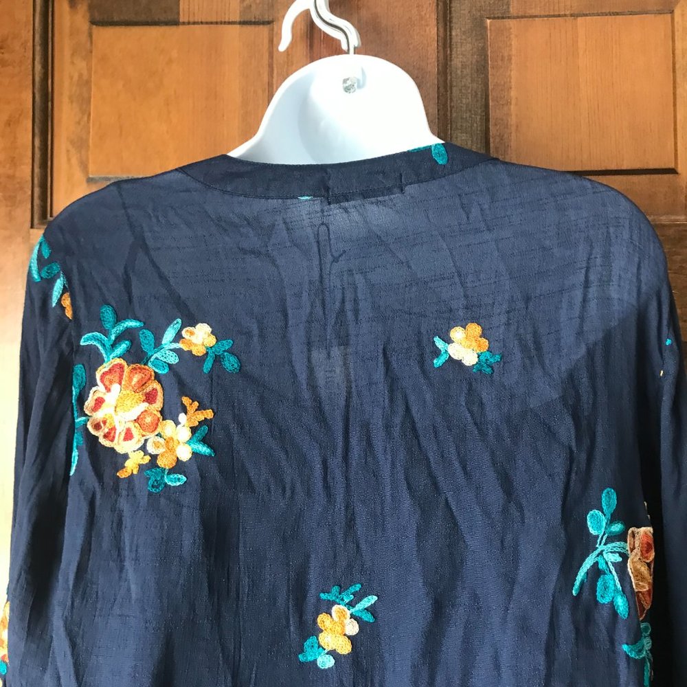 NWT Figueroa & Flower Blueberry w/Embroidered Flowers Peasant Blouse Large - Picture 11 of 13